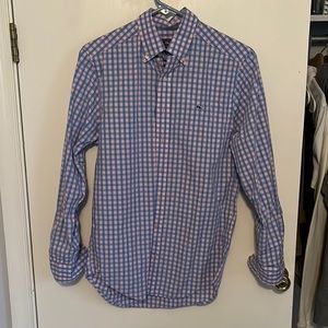 Vineyard vines button down shirt